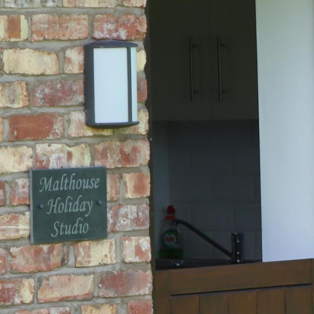 Malthouse Farm Cottage Studio Dilhorne Экстерьер фото